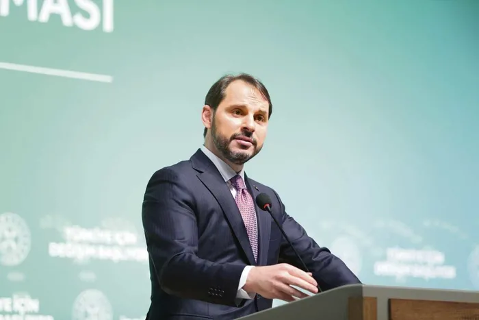 aym-karari-sonrasi-siyasiler-akademisyenler-ve-gazeteciler-sabaha-konustu-iftiracilarin-berat-albayraka-ozur-b-1781410715240.jpg