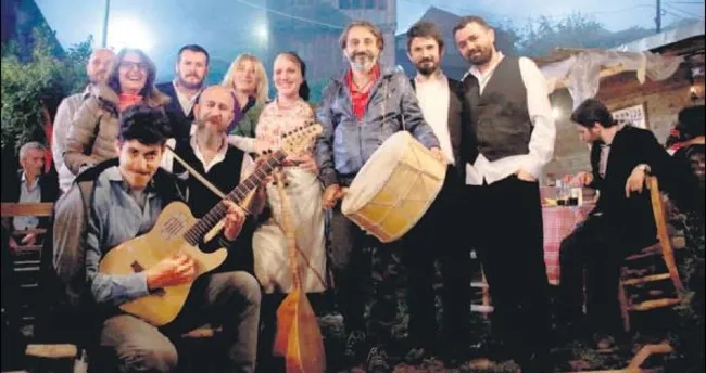 Oyuncuların orkestrası