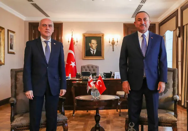 Son dakika haberi: Doğu Akdeniz'de flaş gelişme! Bakan Çavuşoğlu açıkladı: Kendi aramızda anlaşma imzalayabiliriz
