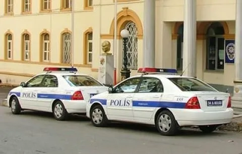 Dünya ülkelerinde kullanılan polis arabaları