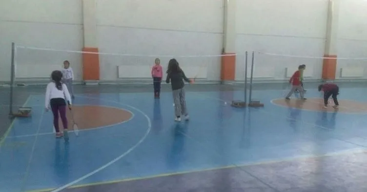 Hisarcık’ta badminton kursu açıldı