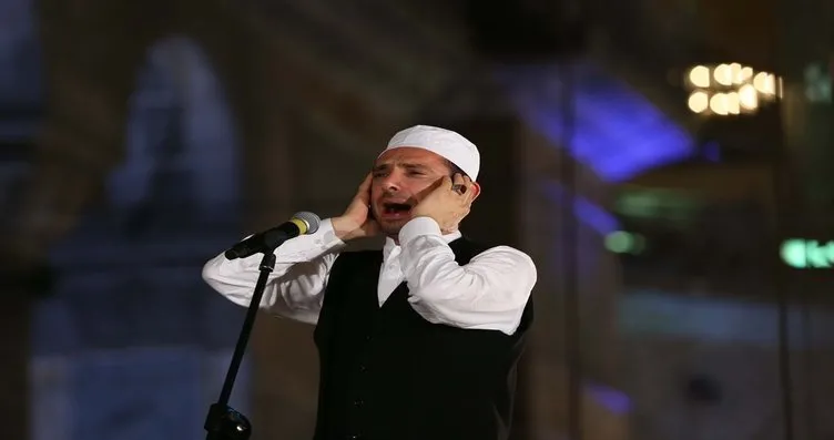 Ayasofya'da 85 yıl sonra sabah ezanı okundu - FotoHaber ...