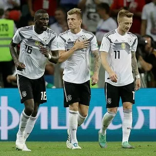Almanya, Dünya Kupasý'na Toni Kroos'la tutundu