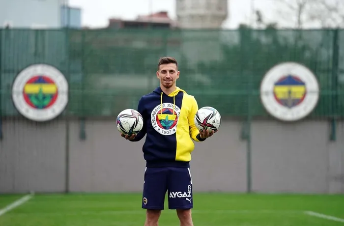 mert-hakan-yandas-fenerbahce-camiasi-kotu-gun-dostudur-1767284335828.jpeg