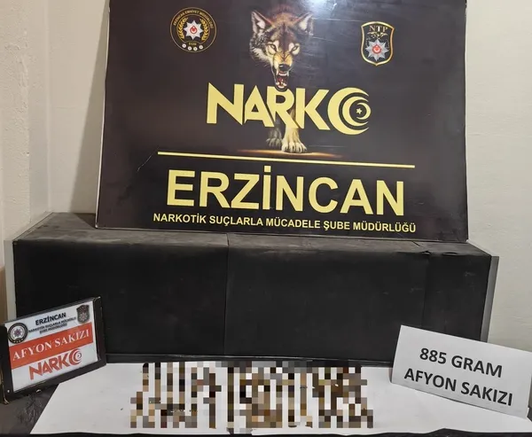 uyusturucuyu-midelerinde-tasidilar-erzincanda-yakalandilar-1789550590689.jpg