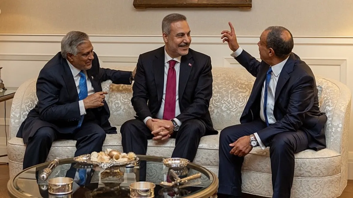 Hakan Fidan’dan 3 kritik temas