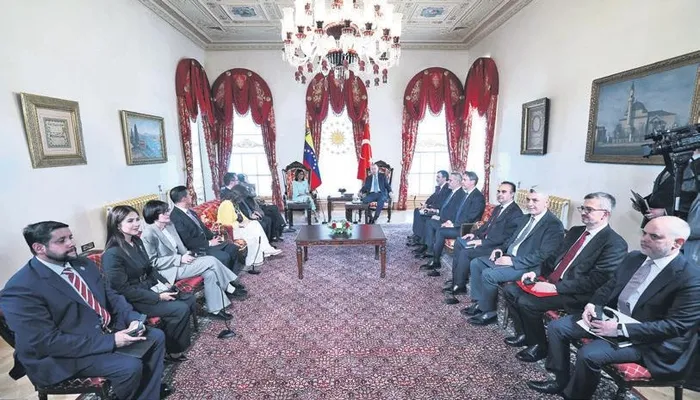 dolmabahcede-venezuela-mesaisi-1780953581098.jpeg