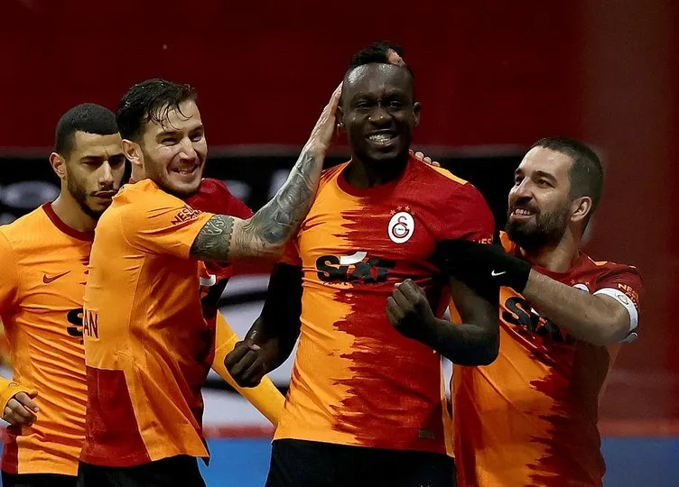 Aboubakar ile Larin Fenerbahçe ve Galatasaray forvetlerini solladı! Toplam 26 gol...