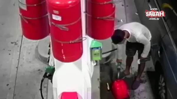 Benzinliği kundaklamaya çalışan adam kendini yaktı!