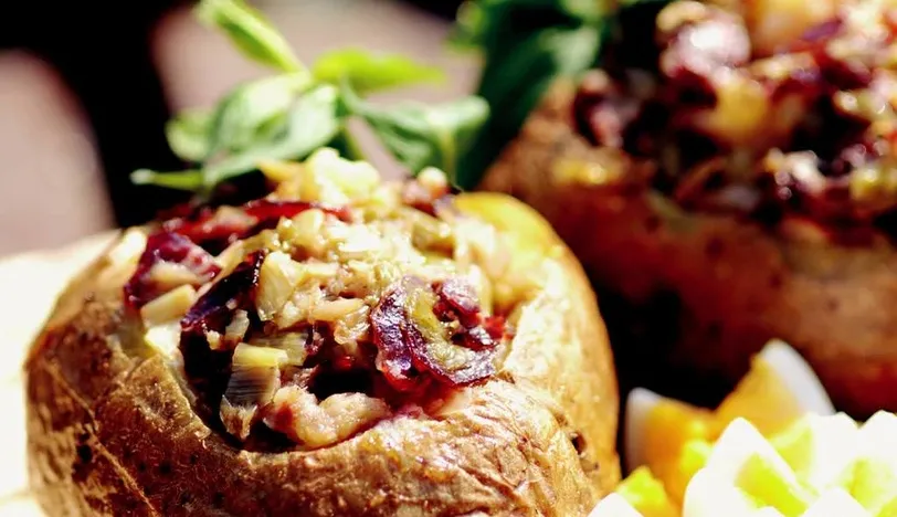 Mangalda Pastırmalı Kumpir