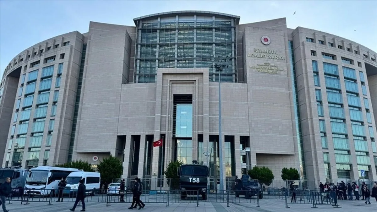 SON DAKİKA | İBB'ye yönelik yolsuzluk soruşturmasında yeni gözaltılar! Aralarında iş insanları da var...