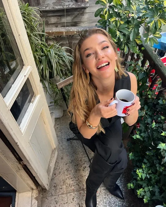 Melisa Döngel’in kız kardeşi adeta bir içim su... Görenler mest oldu