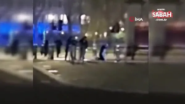 Buckingham Sarayı’nın kapısına araçla çarpan şahıs gözaltına alındı | Video