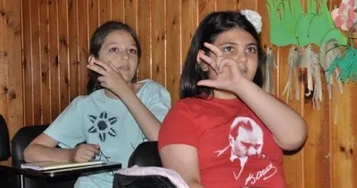Çocuklar işaret diliyle örnek oluyor #adana