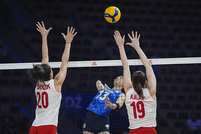 a-milli-kadin-voleybol-takimi-ceyrek-finalde-veda-etti-1753376643480.jpg