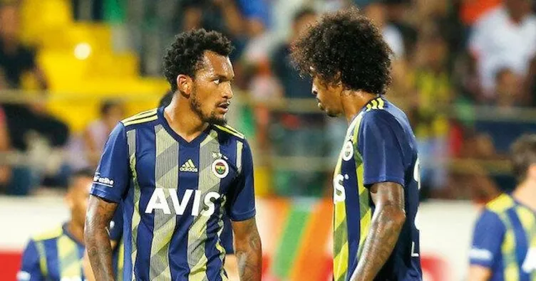 Fenerbahçeli yıldıza çifte talip!