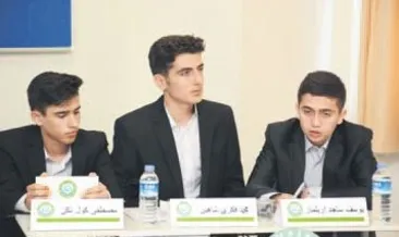 Şehidin okulunda yabancı dilde münazara yarışması