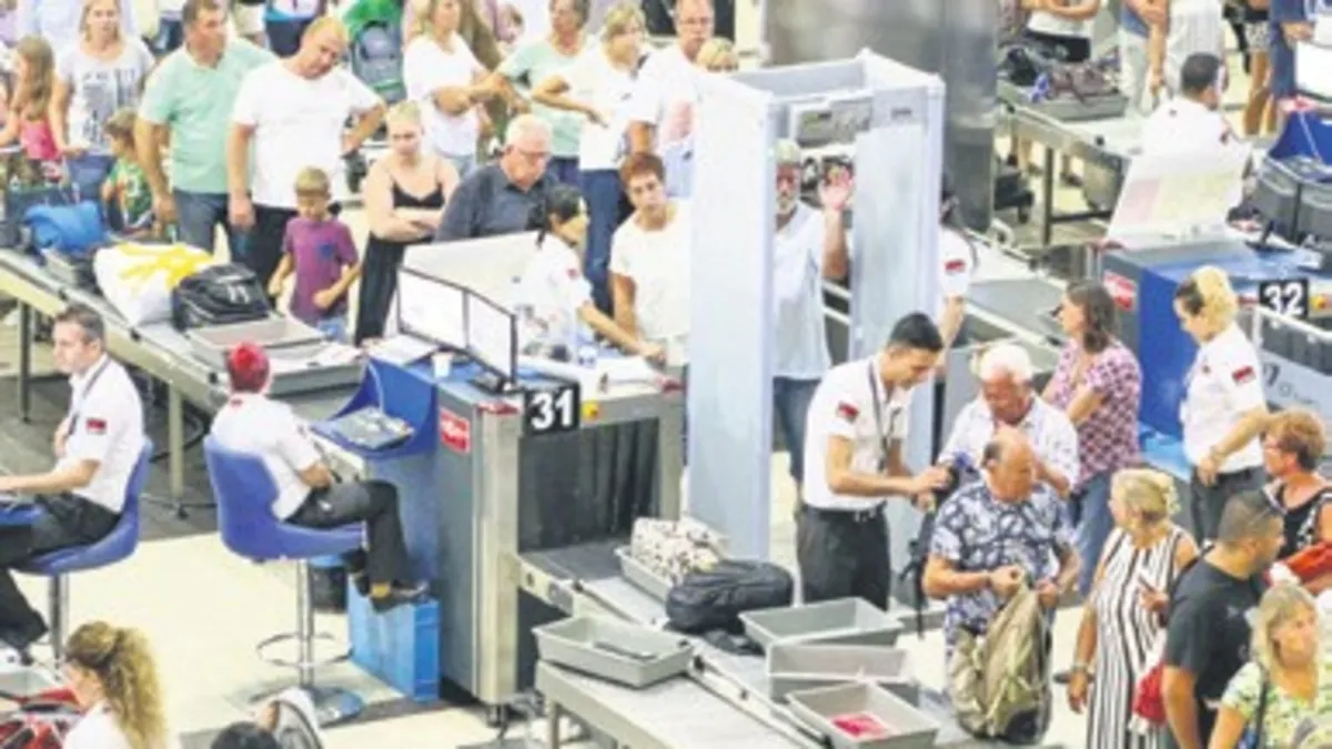 Bayramda 323 bin yolcu gümrükten geçti