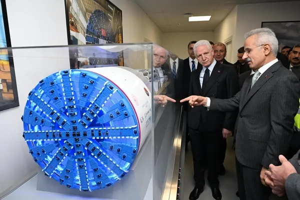 bakan-uraloglu-acikladi-sariyer-kilyos-tuneli-2026da-tamamlanacak-1767091517541.jpeg
