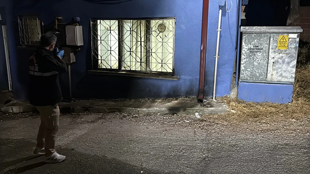 Eskişehir’de facianın eşiğinden dönüldü! Kundaklama girişimi başarısız oldu Eskişehir’de facianın eşiğinden dönüldü! Kundaklama girişimi başarısız oldu