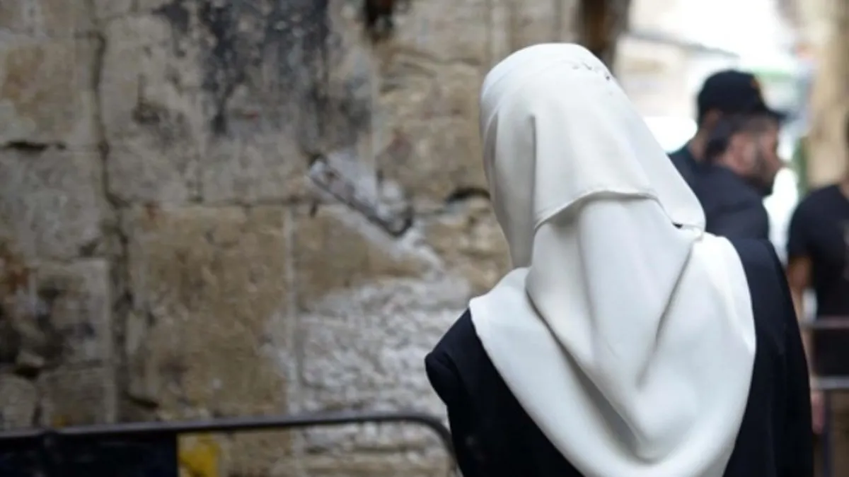 Müslüman çalışanı ‘başörtüsü’ taktığı için kovmuşlardı: Fransız mahkemesinden emsal karar! Müslüman çalışanı ‘başörtüsü’ taktığı için kovmuşlardı: Fransız mahkemesinden emsal karar!