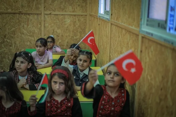 ihh-gazzeye-hz-ebubekir-sahra-okulu-acti-864-ogrenci-egitim-gorecek-1782121613612.jpg