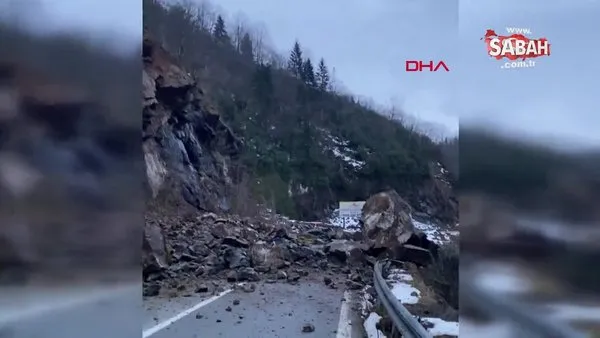 Rize'de heyelan; düşen kayalar yolu kapattı | Video