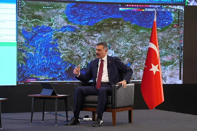 bakan-ciftciden-net-mesaj-uyusturucuyla-ilgili-konularda-tavizsiz-ve-kararli-olacagiz-1774784575673.jpeg Bakan Çiftçi'den APP plaka açıklaması: Yalnızca şekle ilişkin bir konu değil