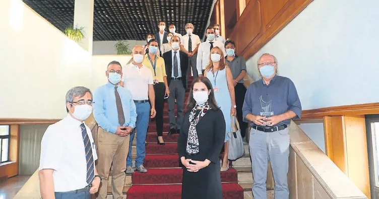 Sağlık çalışanlarına teşekkür plaketi