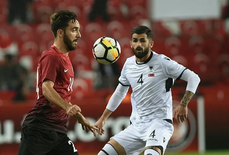 Beşiktaş iki gurbetçi futbolcuya imza attırdı