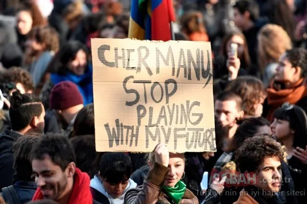 Binlercesi toplandı! Diz çöküp beklediler...