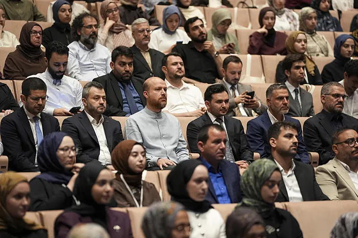 bilal-erdogan-onder-genclik-2026-kapanis-programinda-konustu-bu-mucadelenin-cok-daha-guclu-bir-sekilde-surmesi-1782568469894.jpg