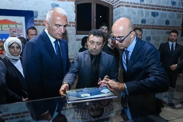osmanlinin-bilim-mirasi-gun-yuzune-cikti-bakan-ersoy-bilim-ve-teknolojide-ozguven-yeniden-insa-edildi-1782467622594.jpg