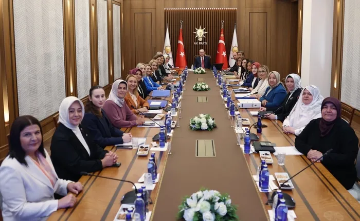 son-dakika-baskan-erdogan-kadin-belediye-baskanlarini-kabul-etti-1789042940316.jpg