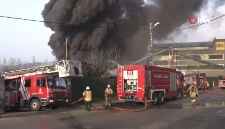 SON DAKİKA: Çekmeköy’de lastik fabrikasında yangın!