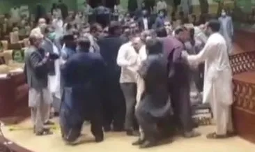 Son dakika: Pakistan meclisi savaş alanına döndü! Yumruk yumruğa kavga