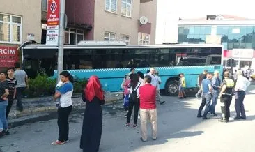 Özel Halk Otobüsü dükkana girdi: 4 yaralı