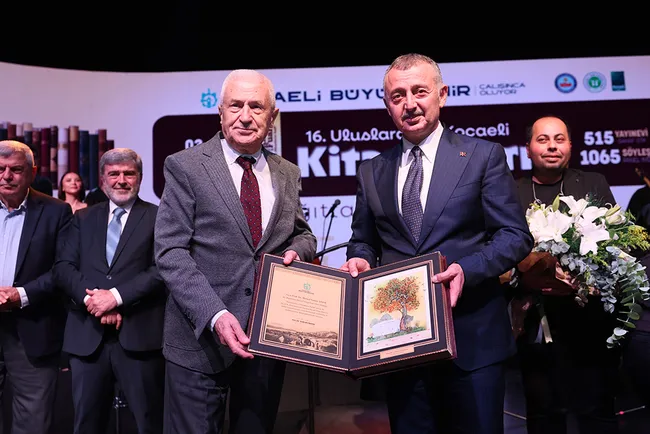 turkiyenin-en-buyuk-kitap-fuari-kocaelide-kapilarini-acti-1791135482024.jpg