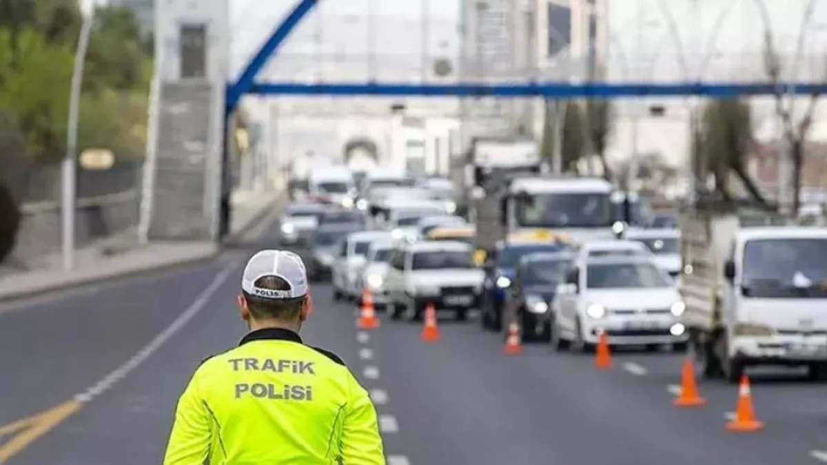 İstanbul Maratonu nedeniyle pazar günü bazı yollar trafiğe kapatılacak İstanbul Maratonu nedeniyle pazar günü bazı yollar trafiğe kapatılacak