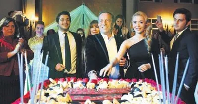 Ağa’ya kına gecesinde sürpriz yaş günü