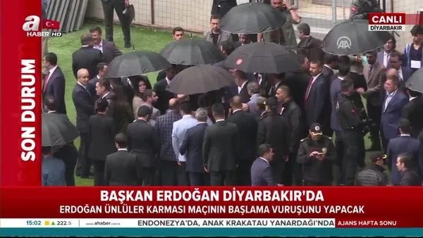 Cumhurbaşkanı Erdoğan, Ünlüler Karması maçı için Diyarbakır’da