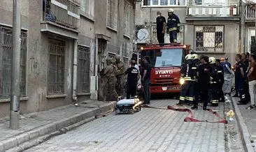 Konya’da dehşet anları: Boğazına bıçak dayayıp, evini ateşe verdi! #konya