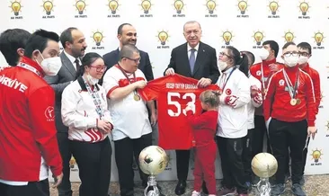 Özel sporcularla buluştu