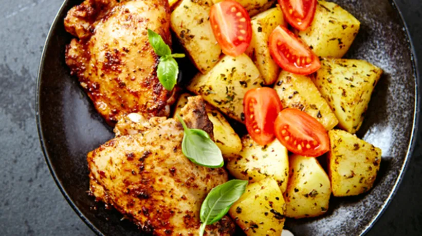 Evde şef gibi hissettirecek fırında tavuk patates tarifi!