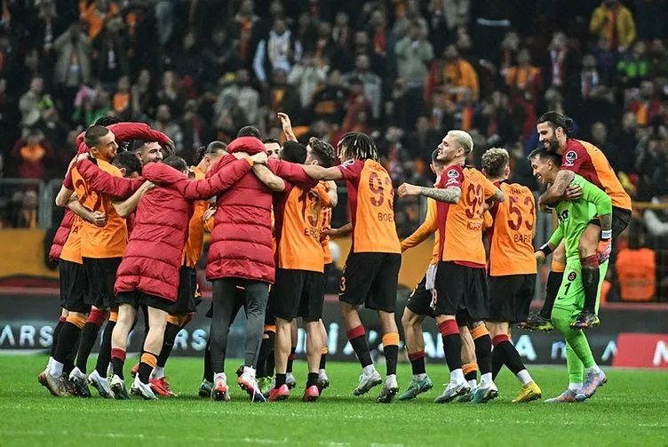 Son dakika haberleri: Galatasaray’a transferde piyango! 2 oyuncusuna sürpriz teklif...