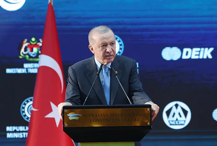 son-dakika-baskan-erdogandan-malezyada-onemli-aciklamalar-turkiye-yuzyili-hedefiyle-yuruyecegiz-1739272758868.jpg SON DAKİKA | Başkan Erdoğan'dan Malezya'da önemli açıklamalar: Türkiye Yüzyılı hedefiyle yürüyeceğiz