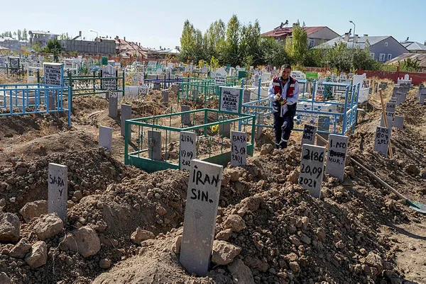 bir-umut-diye-yola-ciktilar-isimleri-bile-bilinmeden-gomulduler-1634096350431.jpg