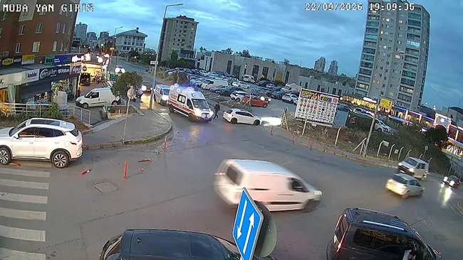 ambulansa-yol-vermeyen-surucuye-rekor-ceza-1790445197456.jpeg