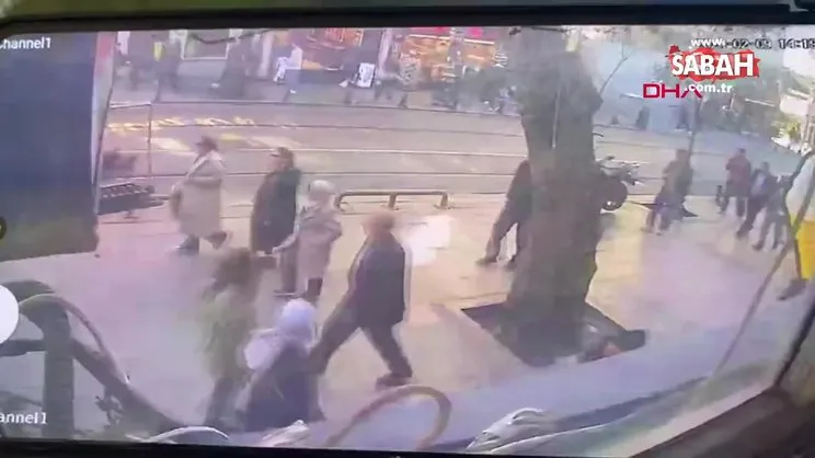 Sultanahmet'te tramvayın yayaya çarptığı anlar kamerada | Video