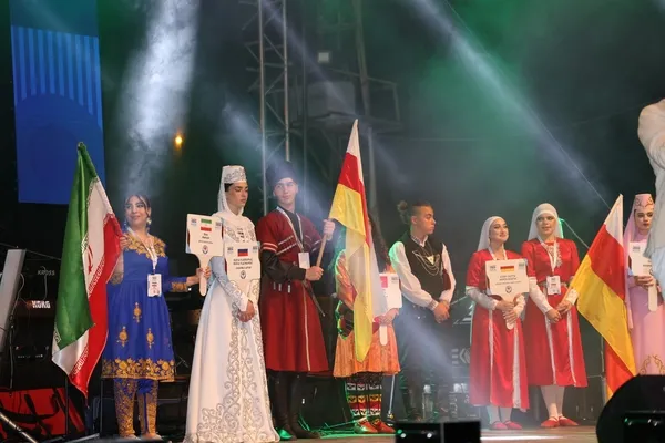 trabzon-horon-ve-muzik-festivali-coskuyla-basladi-1783760846750.jpg